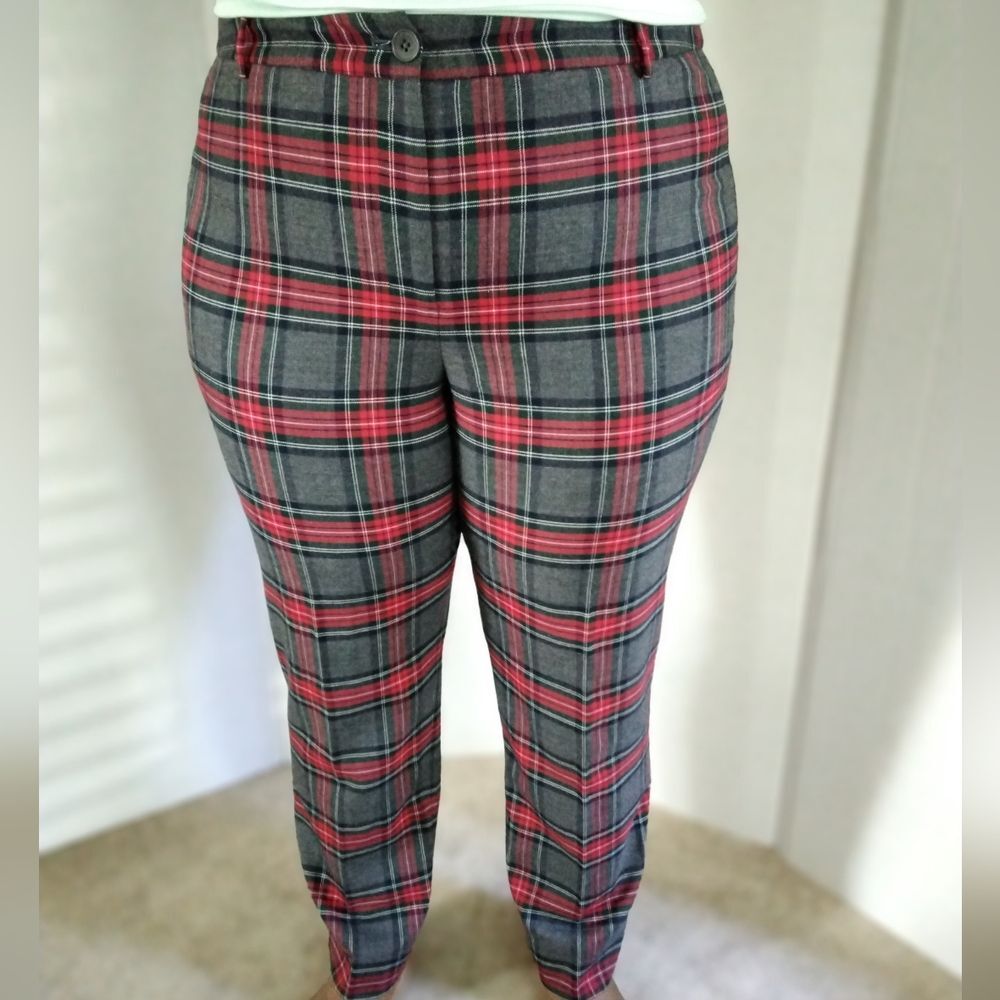 TALBOTS Hampshire Gray Red Tartan Plaid Wool Blend Straight Leg Pants Sz 18